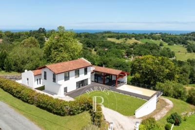 Maison &agrave; vendre &agrave; URRUGNE  - 10 pi&egrave;ces - 240 m&sup2; 
