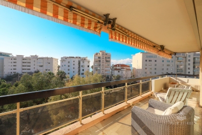 Appartement à vendre à CANNES La Source - 4 pièces - 104 m² 