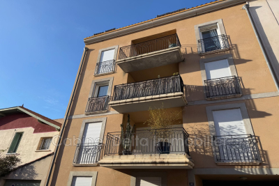 Appartement &agrave; louer &agrave; SANARY-SUR-MER  - 2 pi&egrave;ces - 80 m&sup2; 