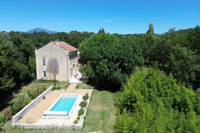 House for sale in LORIOL-DU-COMTAT  - 5 rooms - 198 m² 