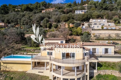 House for sale in SPÉRACÈDES Spéracèdes - 6 rooms - 210 m&sup2; 