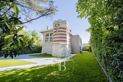 Maison &agrave; vendre &agrave; PESSAC  - 6 pi&egrave;ces - 206 m&sup2; 