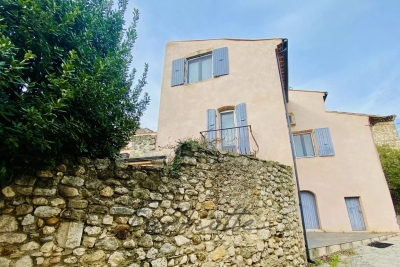 Maison à vendre à VALAURIE  - 8 pièces - 240 m² 