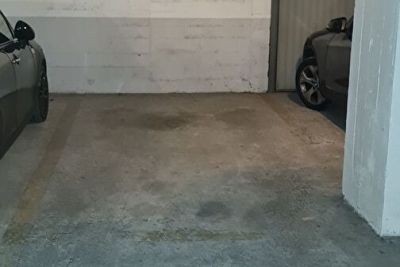 Parking/Garage à louer à PARIS 16EME    