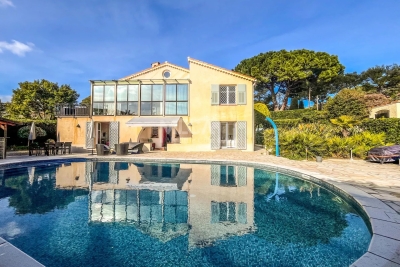 Maison à vendre à CAP D'ANTIBES Fontmerle - 6 pièces - 260 m² 