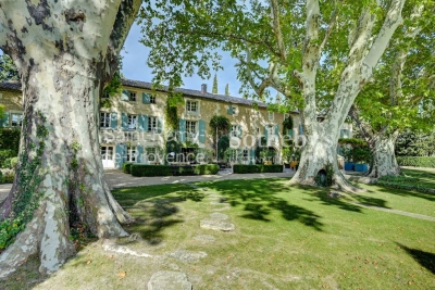 Maison à vendre à ST-RÉMY-DE-PROVENCE Morgiou-Hauts de Mazargues - 15 pièces - 888 m² 