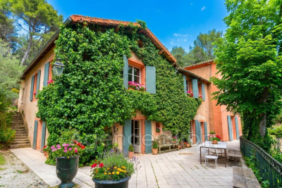 Maison &agrave; louer &agrave; AIX-EN-PROVENCE  - 10 pi&egrave;ces - 371 m&sup2; 