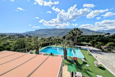 Maison à vendre à COLOMARS Vallee Verte-Issarts-Vignasses - 10 pièces - 370 m² 