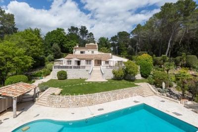 House for sale in ROQUEFORT-LES-PINS Coursegoules - 10 rooms - 563 m&sup2; 