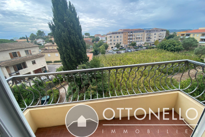 Appartement à louer à PUGET-SUR-ARGENS  - 3 pièces - 59 m² 