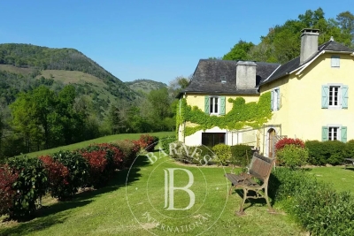 Maison à vendre à OLORON-STE-MARIE  - 13 pièces  