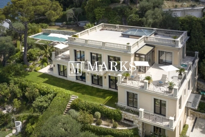 Maison à louer à ST-JEAN-CAP-FERRAT  - 8 pièces - 600 m² 