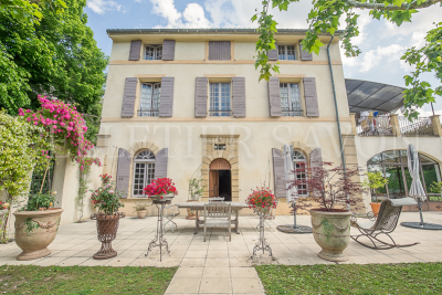 Maison à vendre à AIX-EN-PROVENCE  - 12 pièces - 300 m² 