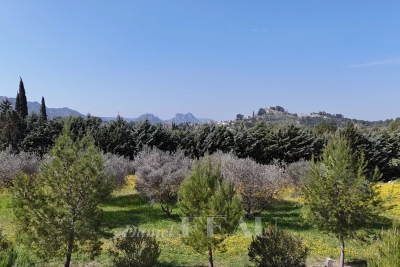 House for sale in EYGALIÈRES Farges-Perier - 5 rooms - 513 m² 