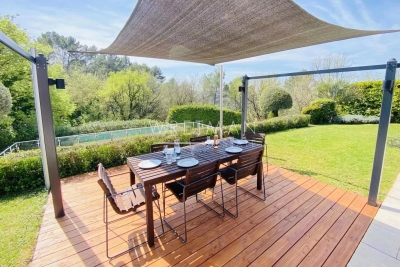 Maison à vendre vue terrain jardin garage montauroux