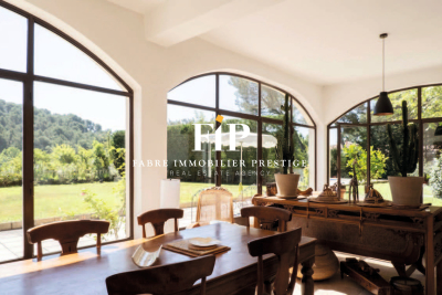 Maison à vendre villa en pierre coeur centre ville 