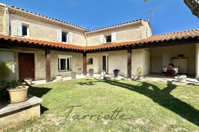 Maison &agrave; vendre &agrave; MONTÉLIMAR  - 9 pi&egrave;ces - 187 m&sup2; 