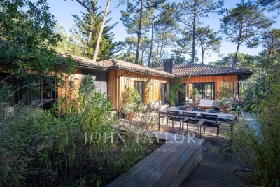Maison à louer à LÈGE-CAP-FERRET Ouest - 6 pièces - 210 m² 