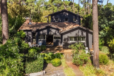 Maison à louer à LÈGE-CAP-FERRET Ouest - 5 pièces - 179 m² 