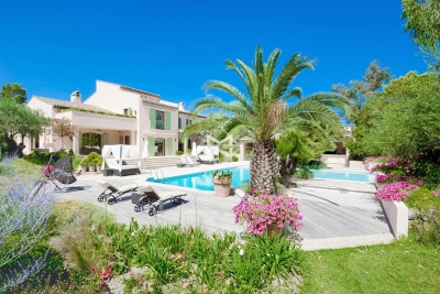 Maison à vendre à MOUGINS  - 7 pièces - 540 m² 