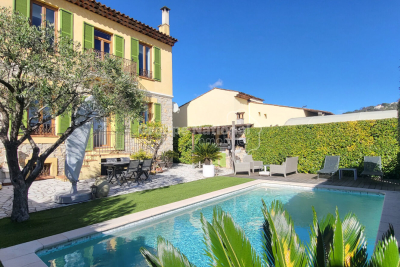 Maison &agrave; vendre &agrave; LA ROQUETTE-SUR-SIAGNE  - 4 pi&egrave;ces - 155 m&sup2; 