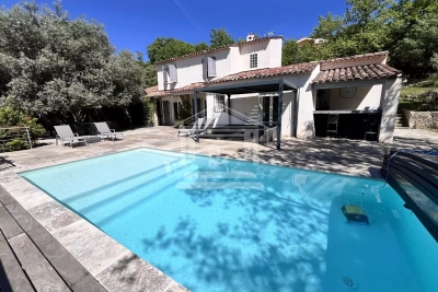 Maison à vendre à TOURRETTES  - 6 pièces - 202 m² 