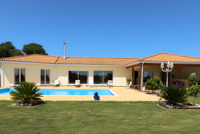 Maison à vendre à ARCES Sud - 7 pièces - 220 m² 