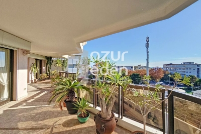 Appartement à vendre à CANNES Saint-Francois - 3 pièces - 115 m² 