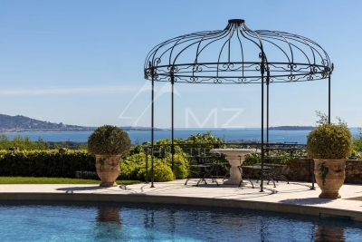 House for sale in MANDELIEU-LA-NAPOULE Le Roc Fleuri-Capitou (Jeanne d'Arc) - 10 rooms - 422 m² 