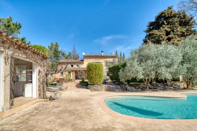 Maison à vendre à VALBONNE Saint-Nicolas - 8 pièces - 585 m² 