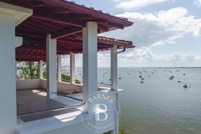 Maison à vendre à LÈGE-CAP-FERRET  - 9 pièces - 330 m² 