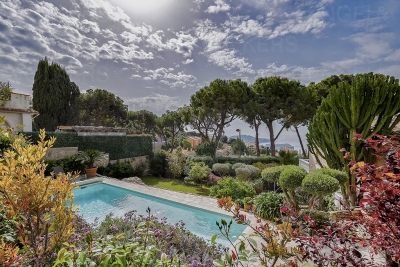 Maison à vendre piscine jardin vue mer climatisation 