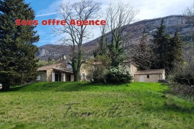 Maison à vendre à LE POËT LAVAL Mours-Saint-Eusèbe - 9 pièces - 146 m² 