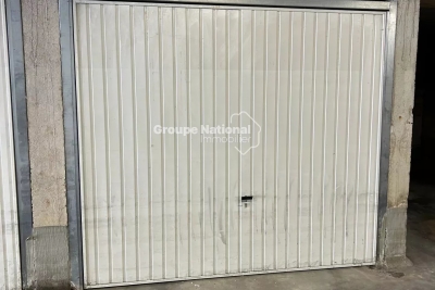 Parking/Garage à louer à SALON-DE-PROVENCE   - 15 m² 