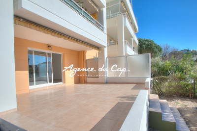 Appartement à vendre rez jardin st raphael 