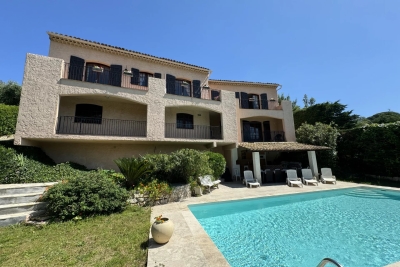 Maison &agrave; vendre &agrave; VALLAURIS  - 5 pi&egrave;ces - 231 m&sup2; 