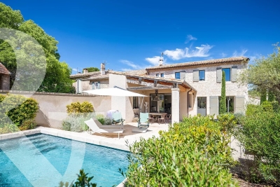 Maison à vendre à EYGALIÈRES Saint-Loup-Fardeloup - 5 pièces - 219 m² 