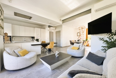Appartement &agrave; vendre &agrave; SANARY-SUR-MER  - 5 pi&egrave;ces - 93 m&sup2; 