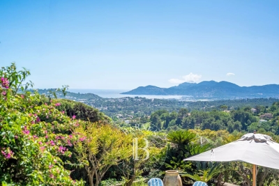 Maison à vendre à MOUGINS La Californie - 5 pièces - 225 m² 