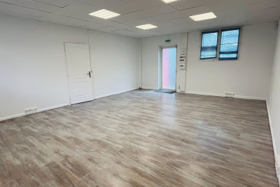 Commerce à louer à VENELLES Saint-Loup-Fardeloup - 2 pièces - 65 m² 