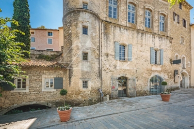 House for sale in MÉNERBES  - 8 rooms - 450 m² 