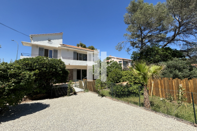 Appartement à vendre à ST-RAPHAËL Montfort-sur-Argens - 3 pièces - 80 m² 