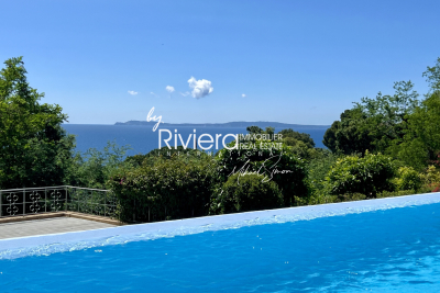House for sale in RAYOL-CANADEL-SUR-MER  - 6 rooms - 215 m² 