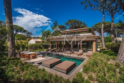 Maison à louer à ST-TROPEZ Peripherie  - 352 m² 