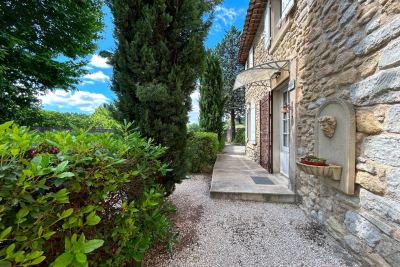 House for sale in MORMOIRON   - 496 m² 