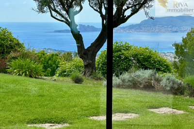 Maison &agrave; vendre &agrave; LA CADIÈRE-D'AZUR  - 6 pi&egrave;ces - 290 m&sup2; 