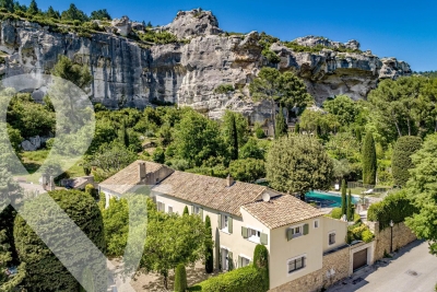 Maison à vendre à LES BAUX-DE-PROVENCE La Jarre-Roy d'Espagne - 7 pièces - 269 m² 