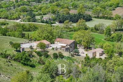 Maison &agrave; vendre &agrave; CERESTE  - 7 pi&egrave;ces - 240 m&sup2; 