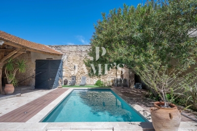 Maison à vendre à FONTVIEILLE  - 7 pièces - 295 m² 