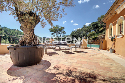 Maison à vendre à VIDAUBAN Vert Coteau - 6 pièces - 215 m² 